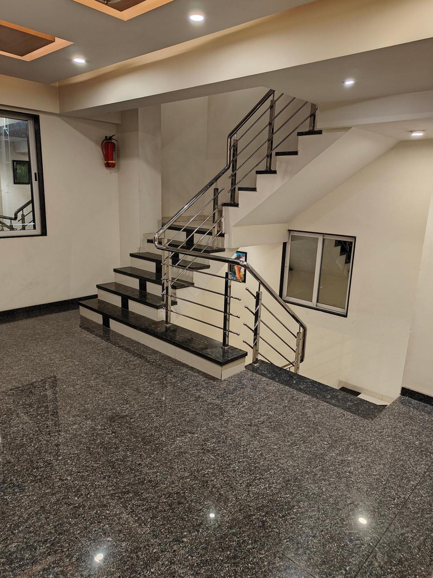 Hotel Sahyog & Rooms Surat Esterno foto