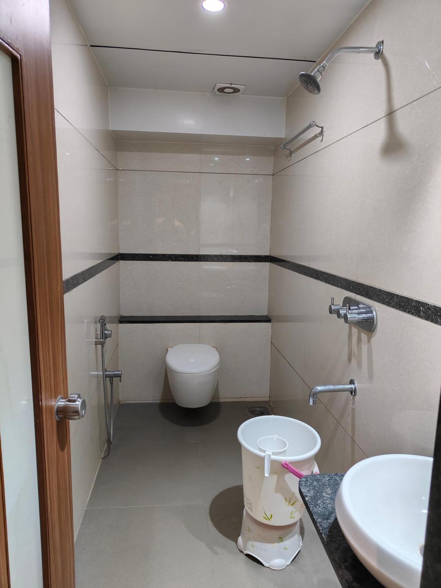 Hotel Sahyog & Rooms Surat Esterno foto