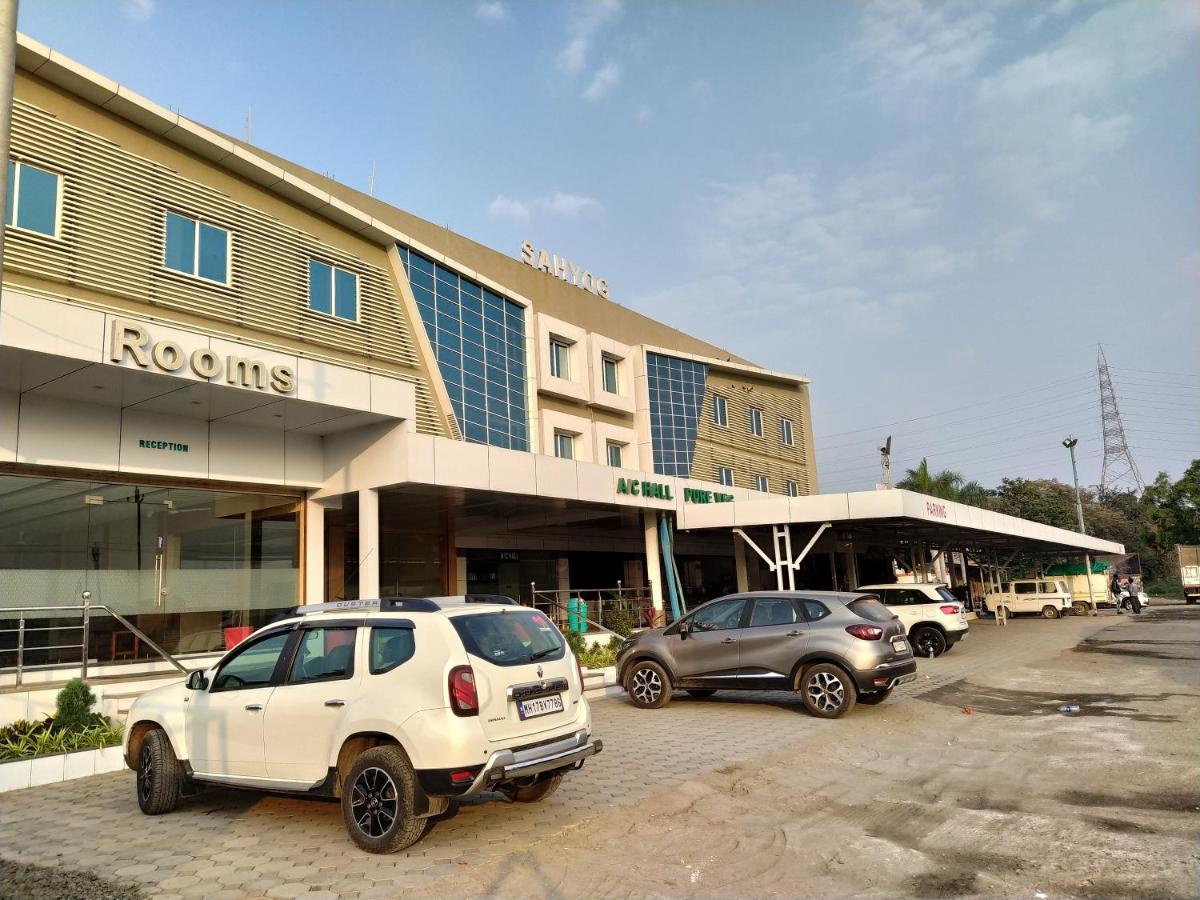 Hotel Sahyog & Rooms Surat Esterno foto